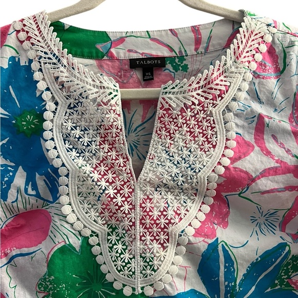 Tropical Floral Hawiian Tunic V-Neck light Cotton 3/4 sleeve. Talbots - Picture 3 of 8